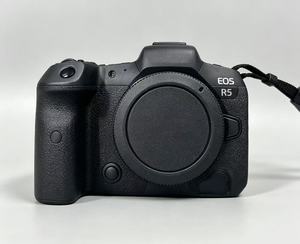 Cámara sin Espejo Canon EOS R5 de Segunda Mano Lista para Enviar, Full Frame, 45MP, Video 8K, Solo Cuerpo, Excelente Precio para Fotografía Profesional - Product Image 1