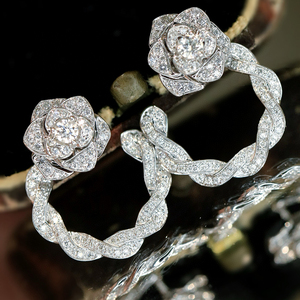 Aazuo, joyería de lujo de 18 quilates, oro blanco sólido, diamantes naturales reales, pendientes con forma de flores, regalo para mujer, 2 formas de uso, regalos de lujo - Product Image 2