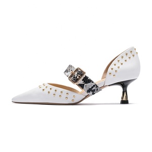 Sexy bout pointu <span class=keywords><strong>blanc</strong></span> vachette et texture de serpent boucle de ceinture chinois mary jane chaussures pour femmes - Product Image 2