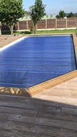 Protection UV Couverture de piscine électrique motorisée Plastique PC Couverture de piscine à lamelles rétractable automatique