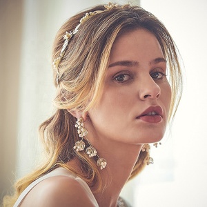 Fascia da sposa e orecchino Set di ornamenti per la testa di donne fatte a mano da ragazza Tiara fiore per capelli - Product Image 2