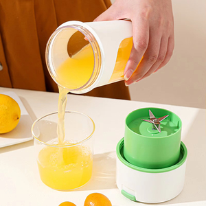 Licuadora Multifuncional USB para Frutas, Exprimidor Eléctrico Portátil, Vaso para Jugos, Batidos y Alimentos - Product Image 2