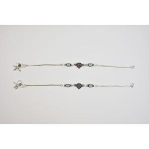 Manish Jewellers Chaîne de cheville pour femme en pierre naturelle oxydée, motif floral vintage, sertie griffe, cadeau personnalisable - Product Image 1