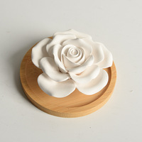Diffuseur d'arômes en céramique parfumée pour la décoration intérieure, avec base en bois et fleur en porcelaine, diffuseur d'huiles essentielles parfumées
