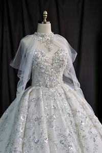 Vestido de Novia Moderno Estilo Princesa con Encaje Brillante y Escote Corazón, Mangas Largas Desmontables y Diseño Elegante - Product Image 4