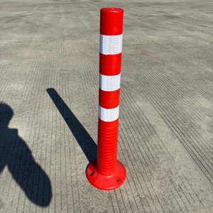 أعمدة تحذيرية من مادة TPU المصبوبة بالحقن بطول 75 سم ووزن 700 جرام، الأكثر مبيعًا، متوفرة بتصميم حسب الطلب للطرق الحضرية - Product Image 1