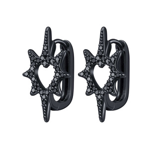 White brass and <b>black</b> gold <b>heart</b>-shaped hoop earrings, original niche design, fashionable and versatile women's earrings - Product Image 1