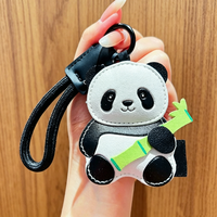 Llavero de cuero con forma de panda y mosquetón, diseño de panda de cuero con flor de dibujos animados, regalo de lujo para parejas