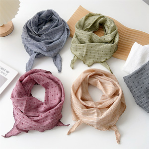 Écharpe triangulaire d'été respirante en coton, motif rayé tendance, <span class=keywords><strong>avec</strong></span> pompon décoratif - Product Image 1