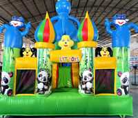 Toboggan aquatique gonflable géant avec piscine à jets d'eau, mur d'escalade et obstacles pour fêtes d'enfants, carnaval, parc