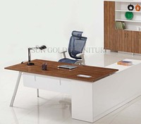 Mobilier commercial personnalisé Table pliante Bureau de bureau pour l'école de formation Utilisation en extérieur Conception de roue Chambre à coucher