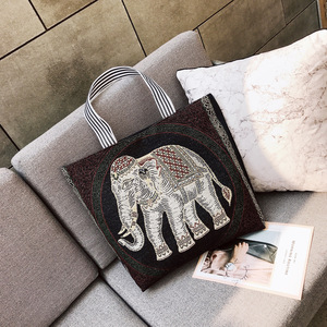 Sac de plage à motif d'éléphant pour femmes, sacoche à bandoulière simple, fourre-tout, de grande capacité, style ethnique, personnalisé, 2021 - Product Image 5