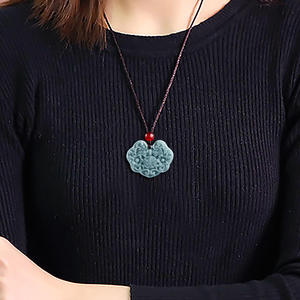 หยกธรรมชาติ ลายมงคล หยกน้ำสีฟ้า จี้ห้อยคอ สไตล์จีน ของขวัญ UNISEX พร้อมใบรับรอง HJ76 - Product Image 4