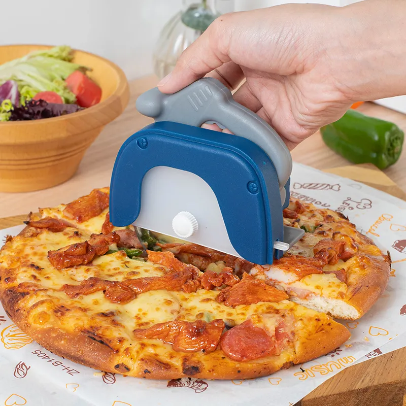 Herramientas de pizza de acero inoxidable, nuevo diseño, cuchillo de pizza con mango de plástico, cortador de pizza