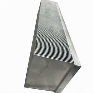 Dissipateur thermique en alliage d'aluminium rainuré avec services de soudage et de découpe, forme carrée, tempériture T3-T8 - Product Image 1
