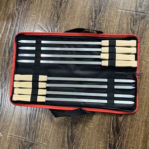 Juego de 8 Brochetas Metálicas para Barbacoa con Mangos de Madera y Bolsa de Almacenamiento, Venta al Por Mayor - Product Image 2