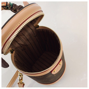 Sac fourre-tout en cuir PU de haute qualité, de style bohème, pour femmes, sac à bandoulière tendance, fermeture éclair, imperméable, logo personnalisé - Product Image 6