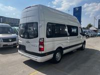 Fourgonnette Foton Toano à toit haut, 18 places, moteur Cummins 2.78 L Euro 5, transmission 4x2, boîte manuelle, 18 sièges.