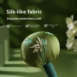 Martillo de masaje de moxibustión de Artemisia salvaje para la salud, palo de golpeteo para hombros, golpeteo de los ocho meridianos, golpeteo cervical, Henan Nanyang - Product Image 1