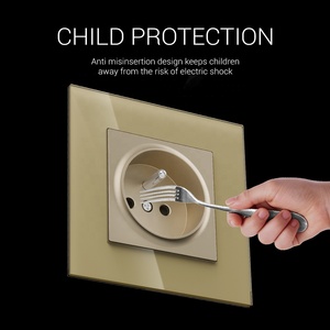 Prise murale française <span class=keywords><strong>2P</strong></span>+<span class=keywords><strong>T</strong></span> <span class=keywords><strong>16A</strong></span> standard UE avec panneau en verre trempé brillant et pièces métalliques en cuivre pur pour une décoration intérieure élégante - Product Image 5