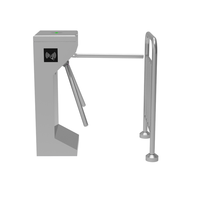 Tourniquet vertical en acier inoxydable avec bras abattant, barrière anti-pincement et anti-collision, accès bidirectionnel par reconnaissance faciale, empreinte digitale, QR et RFID