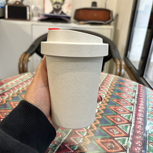 Gobelets en plastique résistants aux hautes températures avec couvercle à vis pour café et marc de café, protection de l'environnement, Europe et États-Unis - Product Image 1