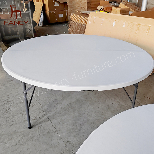 White HDPE Blow Molding Portable Folding Round Table Perfect for Outdoor Wedding Party Banquet Dining
