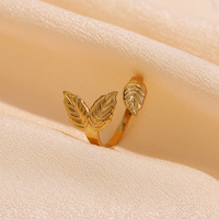 JZ134 Bagues en Acier Inoxydable de Gros, Personnalité Hip Hop, Bague en Acier Titane, Design Cœur Croisé Ouvert d'Amour, Bijoux en Gros
