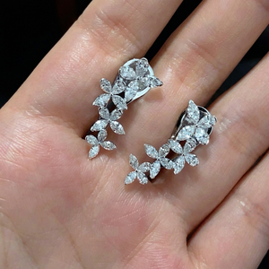 Boucles d'oreilles clous papillon en or 14 carats avec diamant de laboratoire serti clos, certifiées IGI, bijoux indiens pour mariages et cadeaux de fête - Product Image 1