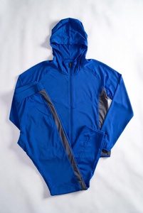 Ensemble de survêtement personnalisé pour homme en polyester tissé, idéal pour la course, l'entraînement et la marche - Product Image 6