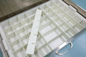 <span class=keywords><strong>Chariot</strong></span> <span class=keywords><strong>médical</strong></span> en acier inoxydable LK 201, <span class=keywords><strong>2</strong></span> tiroirs, plateau supérieur, certifié CE ISO, capacité de charge de 40 lb, pour hôpital, pharmacie, clinique - Product Image 6