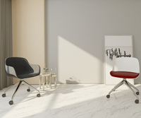 Chaises d'appoint empilables ergonomiques en plastique OMNI au design minimaliste pour un espace de travail moderne