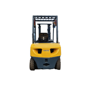 Chariot élévateur diesel Komatsu FD25 d'occasion, 2,5 tonnes, 3 mètres, 2 étages, d'origine japonaise, avec siège conducteur, source d'alimentation diesel. - Product Image 1