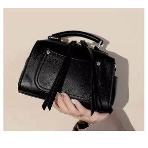 2025 été nouveau femmes rétro dame Style grande capacité bandoulière sac à bandoulière chaîne sac à main - Product Image 1