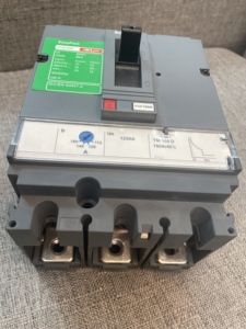LV516333 Molded Case Circuit Breaker 3 Pole 160A 36kA 50/60Hz EN/IEC 60947 Fixed Mount <b>Power</b> Distribution <b>Switch</b> - Product Image 2