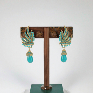 Boucles d'oreilles pendantes vintage en zircon bleu, en laiton plaqué or, avec pendentif plume rétro pour femme, idéales pour les soirées - Product Image 3