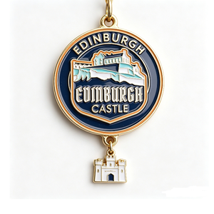 Pendentif Souvenir en Métal Émaillé Dur du Château d'Édimbourg, Breloque Circulaire Plaqué Or avec Mini Château Suspendu - Product Image 1