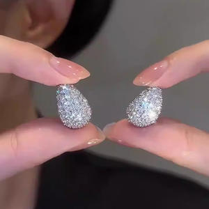 Boucles d'oreilles en cristal or blanc E3857, forme goutte d'eau, micro-incrustation, bijoux de mariage de luxe pour femmes - Product Image 4