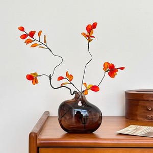 Branches artificielles de feuilles d'érable, vase en verre marron 7x7x8,25 pouces, fleurs en soie, décoration pour la maison, pour table de salon, style nordique - Product Image 1