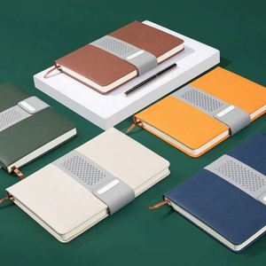 Carnet de notes A5 en cuir PU avec reliure cousue, idéal pour la finance, le journal intime et la planification – Petits cadeaux pour femmes - Product Image 1