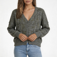 Cardigan court en maille pour femme, col en V, devant ouvert, motif quadrillé ajouré, fil mèche à mèches vert sauge et paillettes argentées, marque privée