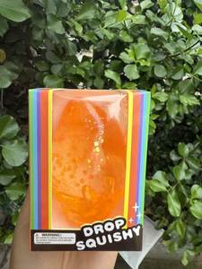 ของเล่นบีบ Schylling Super Solid Needoh Squishy Cube ขนาด 2.2 นิ้ว รูปทรงลูกบาศก์ นุ่มนิ่ม ให้ความรู้สึกเย็นสบาย เหมาะสำหรับเป็นของขวัญ - Product Image 3