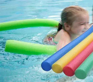 Vendite di fabbrica piscina Noodle Rod Epe tubo di colore vuoto per immersione in acqua Woggle galleggiamento in schiuma galleggiante bastone per piscine