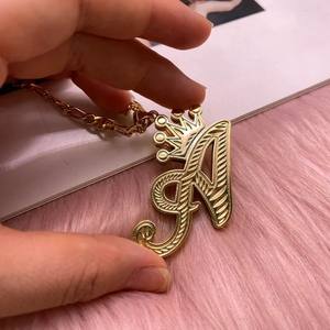 สร้อยคอจี้สลักตัวอักษร A-Z สีทอง18K แบบทำมือเครื่องประดับแบบทำมือสำหรับผู้ชายและผู้หญิงชื่อคิวบาทำจากสเตนเลสสตีล - Product Image 5