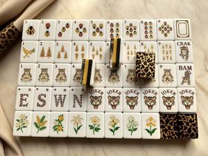 ไพ่มาห์จงลายเสือดาวแบบอเมริกัน 4 ชั้น อะคริลิค 160 ชิ้น มาตรฐาน NMJL ขาพับได้ พกพาสะดวก มีสินค้าพร้อมส่ง จัดส่งรวดเร็ว ภาพถ่ายสินค้าจริง - Product Image 1