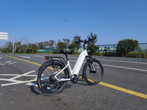 Vélo électrique de ville nouvelle conception 27,5 pouces, batterie cachée 48V 14,5Ah, vélo électrique à cadre basse - Product Image 6