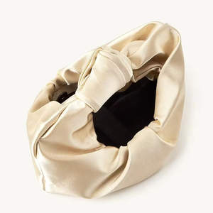 Nouveau sac à main décontracté pour femme, portefeuille de mariage, design tendance, sac à main en satin texturé - Product Image 5