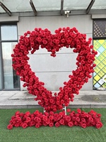 L20 Meilleure Vente Propositions Roses Arche Florale Arrangements Fleurs Artificielles en Forme de Cœur pour Décor de Toile de Fond d'Événement de Mariage