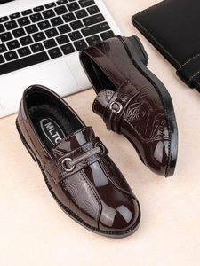 Mocassins synthétiques marron bordeaux de qualité supérieure pour garçons, confortables, souples, de luxe, style chaîne, légers, antidérapants, pour occasions décontractées et fêtes - Product Image 1