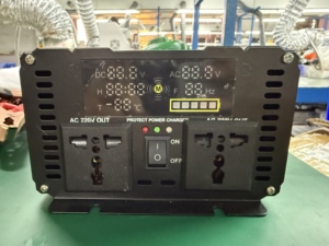 UPS de 2KVA con 1000W 1KW 12V 24V a CA 220V con Cargador - Product Image 3
